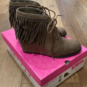 Womens short booties with fringe